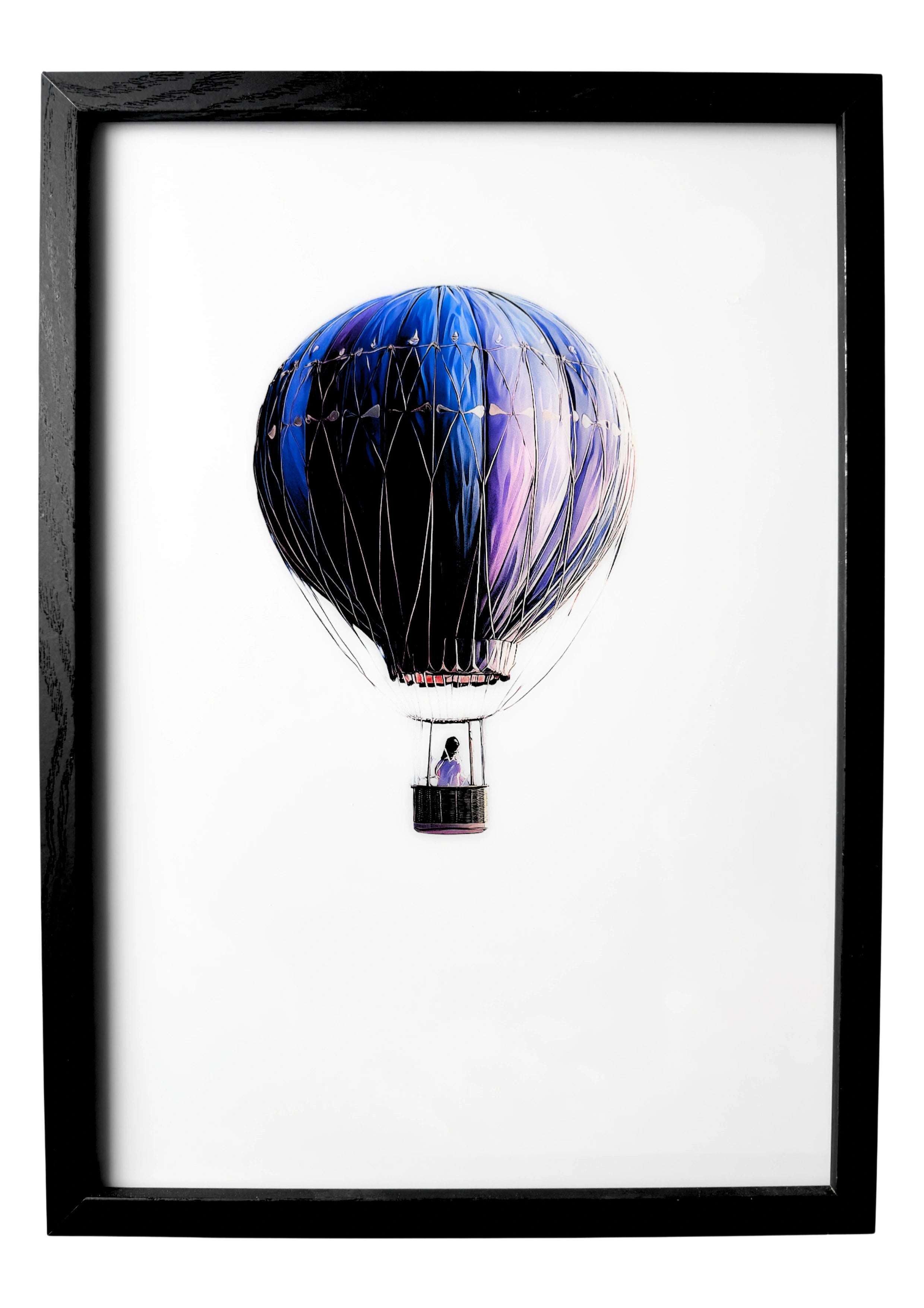 Minimalist hot air balloon wall art with lavender-blue detail. A soft nursery piece filled with calm beauty.